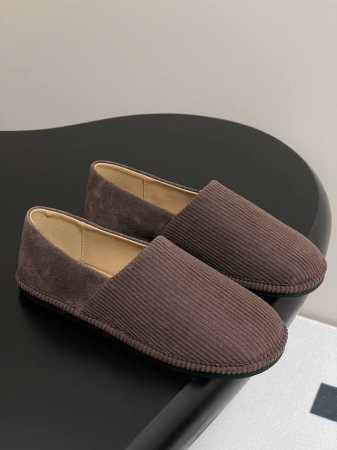 Jw Anderson 25S早春新品一脚蹬懒人乐福鞋 看上去的第一眼就觉得很软糯的感觉！整体就是很软很轻便！上脚超级柔软舒适！感觉像被棉花包裹住了一样～整体的 - 点击图像关闭