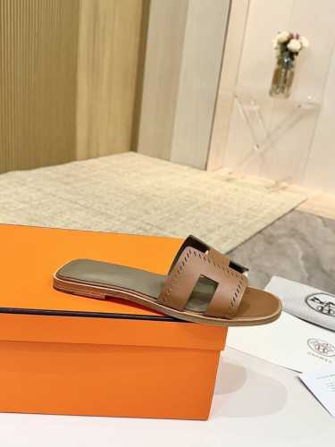 爱马仕Hermes，真皮大底 出厂价 顶级版本！原版开发 鞋面：牛皮 内里垫脚 羊皮 大底：意大利真皮大底 码数：34-43注 34 41 42 43 码定做