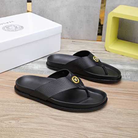新款上架 VERSACE 范思哲经典爆款时尚休闲拖鞋官网原版1:1开模原单品质，做工精细采用头层意大利进口牛皮，纯手工制作，彰显低调奢华橡胶耐磨防滑大底高端大气 - 点击图像关闭
