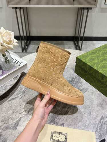 Gucci 巴黎时装周24年美丽奴羊皮毛一体雪地靴，提花面料LOGO头层牛皮澳洲进口羊毛内里， Gucc* 这款雪地靴它采用混纺羊毛毡于意大利制成，以柔软皮革饰