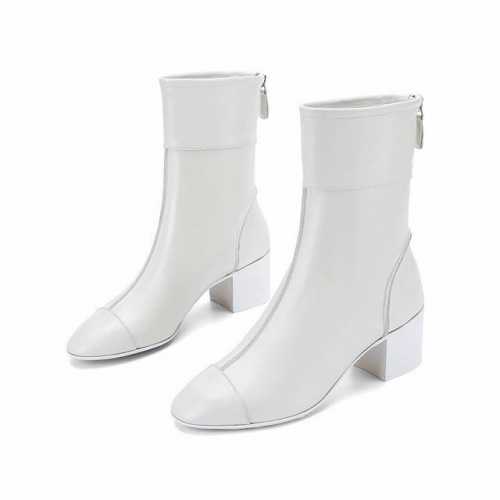 chane l 22a new arrival～ 小香秋冬厚度短靴新品 甄选进口牛皮材质，版面拼接后拉链设计！美观大气上档次，鞋头双C logo立体定位刺绣，很