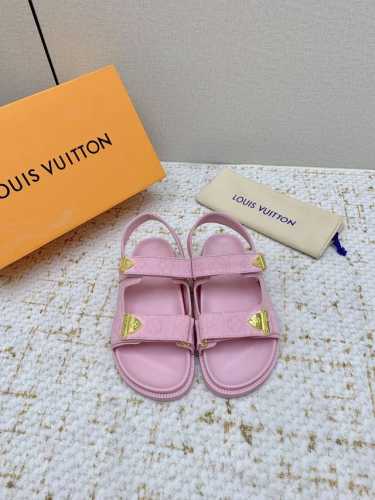 出厂 高版本 Louis Vuitton 路易威登 最新时尚休闲半凉鞋～代购级当季最新潮品 众多博主纷纷种草，入购原版开模定制 镂空组合设计与应用语言学硕士专业