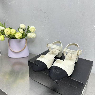 高品质独家款p出 Chane*小香粗跟拼色凉鞋 舒适慵懒却不失生活态度 百搭鞋型 日常出p行需求轻松满足！随意搭配都很独特高级，体验各种不同的风格！原版五金配件