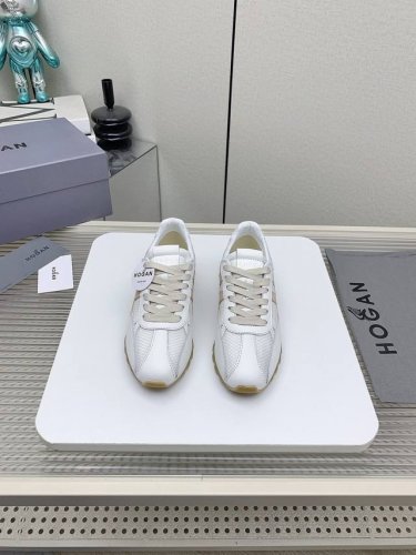 出厂女 高版本 Hogan 霍根 25 86Er系列 运动 休闲 阿甘鞋 早春新品86Er系列H671运动休闲鞋复古时尚厚底鞋，以经典而不失时尚的设计演绎品牌风