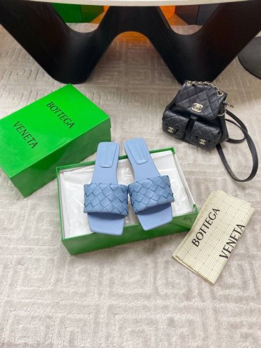 出厂 Bv parco 女士穆勒拖鞋 系列 15 毫米级 编织单鞋 真皮手工编织 简约一块皮15毫米抽条 手工编织而成 高档舒适 面料选用优质小牛皮 垫脚羊皮内