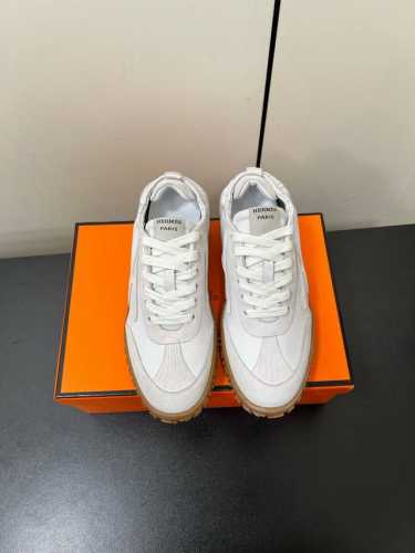 HermèS 爱马仕新款 复古时尚阿甘德训鞋 拼色设计少女风 复古时尚 简约高级 随意搭配 上脚非常轻便舒适 鞋面 麂皮 牛皮 内里 牛皮 大底 原版Tr成型大