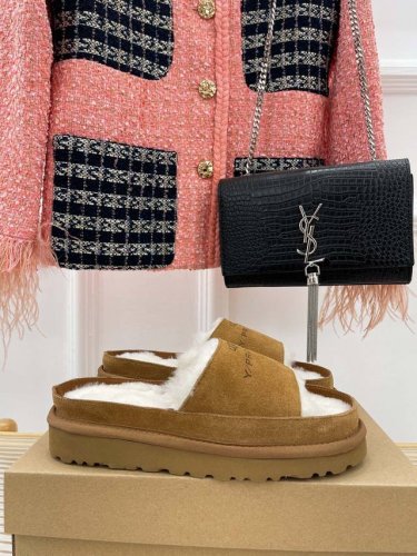 厂价 UGG 22ss秋冬新品雪地靴毛拖 奶呼呼的炒鸡惹人爱呀 隆丰皮毛一体材质，保暖神器！ 顶级品质 尺码35-39 40定制