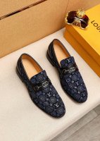 商品商标 Louis Vuitton 路易威登 休闲皮鞋 正码码数: 38-44 45.46.47订制 商品材料 精选 进口胶料印花鞋面+奢华五金扣 进口头层牛