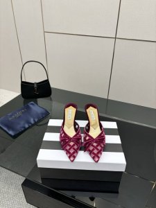 aquazzura Zp 原版开模 新品丝绒网纱 高跟凉鞋 采用原版定制真丝制成 原版开模施华洛奇水钻装饰扣 超闪 大底金色标志性菠萝微标赋予单品丰富的品牌内涵