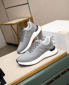 出厂价P Armani 阿玛尼 官网最新款 专柜同款新品休闲鞋 席卷全球 进口意大利小牛皮面料 上脚效果非常赞 原单品质 码数:38–44