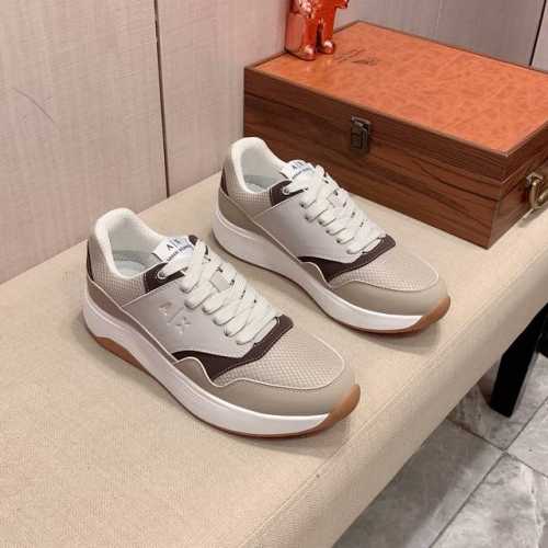 新款: 厂价: 阿玛尼armani* 最新爆款休闲鞋，顶端品牌奢侈～代购，顶级～质量。鞋面選用进口透气牛皮搭配材质透气羊皮垫脚 精细做工。原版个性时尚柔软橡膠耐