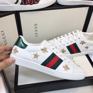 橙子出厂价p gucci 古驰 经典爆款 小蜜蜂小白鞋 百搭休闲鞋板鞋 情侣款 码数 34-45