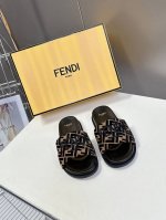 顶级原版货 Fendi芬迪情侣款拖鞋，超多网红时尚博主种草 夏天必备 简约大方耐看 鞋面电绣工艺+F家经典老花 内里均为面皮原版混种羊皮，市面唯一一家正品做法，