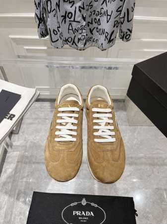 Prada 普拉达 2024Ss新款 情侣款厚底小白鞋滑 休闲运动鞋 面料：原版进口头层牛皮 内里：原版定制柔软羊皮 鞋底：原版开模发泡大底 码数：35-45 - 点击图像关闭