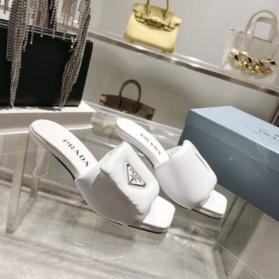 新爆款 2660Ss普拉达中跟拖鞋.prada 顶级版本，原版套楦、一比一零离距打造！用最好料材打造最好鞋子！ 面料：进口羊皮面料 内里：进口羊皮内里 大底：意