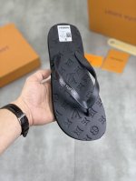 工厂p价p 实价 Lv 路易威登 专柜新款男士休闲拖鞋系列 1:1复核全球限量款鞋面采用进口原单面料原板大底男鞋码数 38-46 3色可选