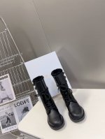 Dior迪奥秋冬走秀新款 马丁靴 原版拆解开发细节完美 全新皮饰扣以靴精致纹理细节 匠心搭配多样色彩 彰显潮流前卫风格 帅气有型 焕发运动时尚型格 面料:原版定