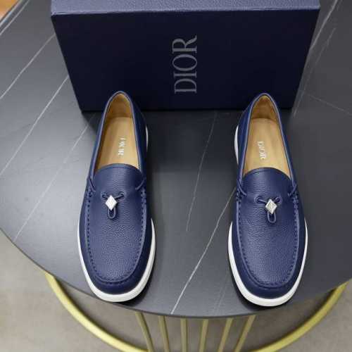 出厂价： 品牌：迪奥dior 标准码：男码38 44 45可以定做 等级：官网同款 材料：原版牛皮拼接 牛皮内里 原版tpu耐磨柔软大底 款式类别：休闲运动版