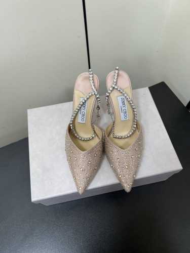Jimmy Choo｜周仰杰新款水钻链条尖头高跟鞋单鞋 Jc家永恒经典之作 简约设计 满满的少女风 既摩登又复古的味道 非常的简连衣裙还是牛仔裤 它都能成为点睛