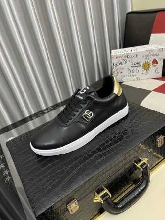 出厂价pp： Dolce&Gabbanadg男士运动休闲鞋。顶级专柜原单货。 原版进口牛皮 多种材质拼接设计进口牛皮内里 牛皮垫脚原版Tpr弹力大底。 Size - 点击图像关闭
