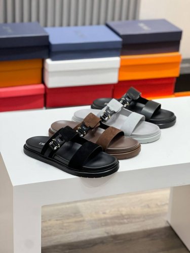 Dior 顶级版 Size39-44 38.45定做 Ss迪奥最新男款拖鞋必备 Dior Alias男士真皮拖鞋 这款 Alias 凉鞋夏季新品 彰显休闲高雅的