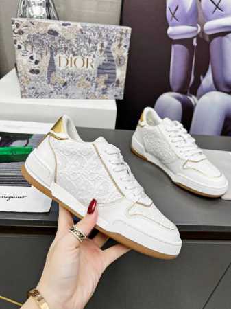 Dior迪奥 女款:码数35-40. 41定做 迪奥 官网花色同步更新啦这款 Dior One 运动鞋时尚现代，彰显 Dior 的精湛工艺。白色镂空牛皮革饰 - 点击图像关闭