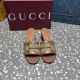 gucci最新D字马衔扣拖凉鞋 专柜同步 顶级版本、原版1:1复制 ①鞋面：羊皮 老花G帆布 ②内里 垫脚：全粒小羊皮 ③鞋底：真皮大底 ④跟高：5.5Cm ⑤