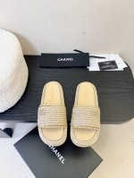 香奈儿Chanel早春新款双C刺绣平底一字拖鞋 原版开模1:1倾力打造，小红书力推款，怎么搭配都好看，时髦精必备，香奈儿女士钟爱简约又难以抗拒系 鞋面：羊皮 内