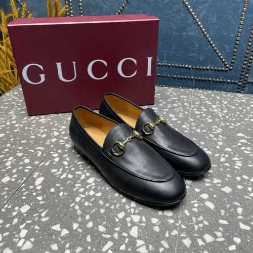 Gucci 古驰顶级品质①面料：牛皮 牛皮压字母 字母材料点钻②内里／垫脚:羊皮里③大底：原版意大利真皮底④码数：35-42 40.41.42定做不退换 包装：