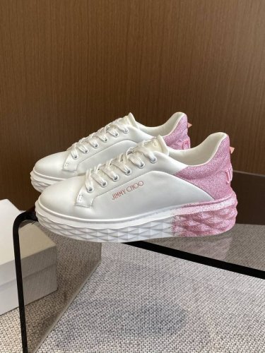 490Jimmy Choo 周仰杰 25Ss春夏新款 Diamond 运动鞋 休闲鞋 采用品牌元素防钻石多面切割塑形立体感十足 鞋底采用品牌闪粉覆膜工艺闪闪发光