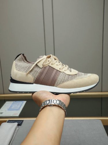 Brioni 布里奥尼新款男士休闲运动跑鞋 羊毛混合面料材质跑步鞋，融合纳帕皮侧饰带和品牌经典军团条纹。兼具动感与优雅，一体式设计，Brioni缝纫标签，军团条