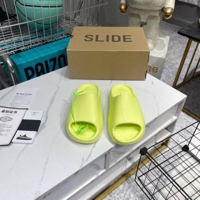 高版本 顶级过验版本 原单正品椰子拖 出口订单货 原盒 原标 防伪扣 专柜最新改版磨砂面 咬花工艺 侃爷再联度乘Kanye West X Adidas Yeez