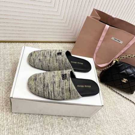 340 Miumiu缪缪25 毛线编织穆勒拖鞋 Miu家 假日系列Upcycled 半拖 正码:35-39订做40.41 - 点击图像关闭