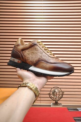 出厂价p Louis Vuitton 新款Lv路易威登 * 顶级版本 Lv高帮经典潮鞋！选用进口原版牛皮，水染牛皮内里.原版耐磨橡胶大底！高品质精品！码数38-