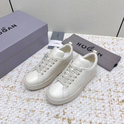 出厂女 男 高版本 Hogan 2025Vs春夏最新运动休闲系列 情侣厚底休闲鞋 流行 H拼色工艺~休闲运动鞋履精湛手工设计融入军装元素，兼职实用与个性造型感;