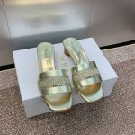 工厂p价p 迪奥 Dior 春夏新款 Dway 平底一字拖拼色女鞋 Cd字母Logo立体刺绣圆柱跟凉鞋 方头粗跟果冻色露趾拖鞋 原版开发市面顶级版本 材质:鞋面
