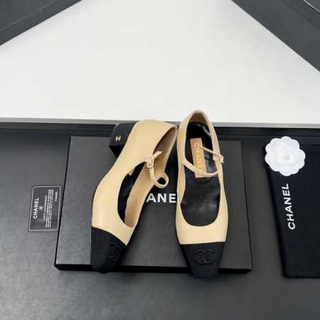 工厂价 顶级品质！Chanel 小香25C早春新品、高跟鞋 粗跟方头玛丽珍单鞋香奶奶家一贯的优雅名媛气质 高级感十足上脚非常nice～极简的配色深入人心~本年度 - 点击图像关闭