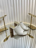 Dior 迪奥2025秋冬新款Icon系列圆柱跟女鞋 Cd明星同款鱼嘴露趾高跟圆头拼色一字拖凉鞋 材质：鞋面进口全粒面小牛皮+水染羊皮内里垫脚+意大利真皮大底