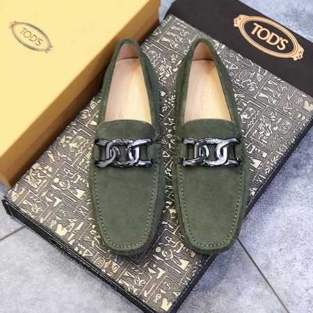 Tods 男士豆豆鞋 专柜同步新款 高端品质 磨砂皮杏色牛里.原版包装。军绿色，尺码38-45。。。 - 点击图像关闭
