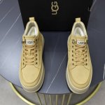 澳洲进口加厚羊毛 品牌：UGG正品代购 尺码：39 44 等级： 官网1:1 材料： 头层真皮防水防冻鞋面 真毛内里 原版防滑 柔软 耐磨大底 款式类别：男士休