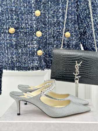厂价 Jimmy Choo｜吉米周经典一字带钻石链条尖头高跟鞋满满的少女风 既摩登又复古的味道非常的简约大气 不管是半身裙 连衣裙还是牛仔裤 它都能成为点睛之笔 - 点击图像关闭