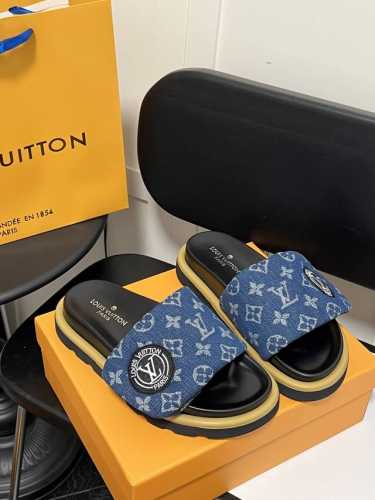 橙子出厂价p louis Vuitton 路易威登 Lv新配色 休闲魔术贴拖鞋 平底凉拖 情侣款 pool pillow Comfort 必入系列 魔术贴高级慵