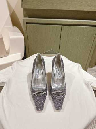 Jimmy Choo 小羊皮单鞋上新 超赞周仰杰24春夏系列 重逢惊艳 优雅邂逅 碰撞之美 时尚国外博主同款街拍推荐 造型大胆别致满分街拍 小羊皮鞋面 搭配真皮 - 点击图像关闭