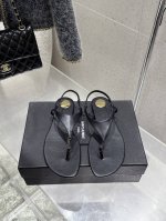 Saint Laurent 圣罗兰 Ysl 新款平底凉鞋拖鞋 原版套楦 顶级品质 鞋面：牛皮 真丝 垫脚：进口羊皮里 五金：原版开模定制 大底：真皮大底 码数：