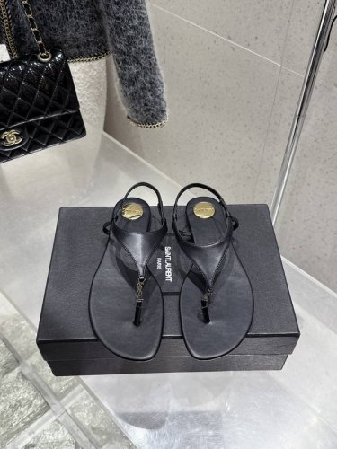 Saint Laurent 圣罗兰 Ysl 新款平底凉鞋拖鞋 原版套楦 顶级品质 鞋面：牛皮 真丝 垫脚：进口羊皮里 五金：原版开模定制 大底：真皮大底 码数：