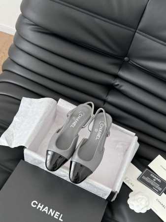 Chanel 经典slingback后空凉鞋 前几年一直在做这个款 今年我们还是重新购版，再次精细copy。 发现新版面的鞋面线条和形体舒适度都做了微调！ 这个 - 点击图像关闭