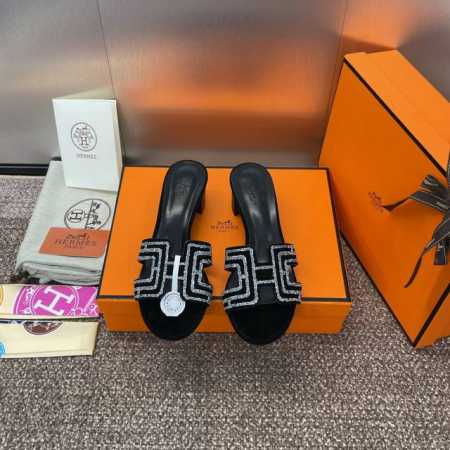 工厂价平底 高跟 爱马仕 Hermes 春夏经典款 Oasis 粗跟拼色工字拖水晶女鞋 H家圆头露趾凉拖鞋 材质：进口羊猄皮+水染羊皮水里+意大利真皮大底+进口 - 点击图像关闭