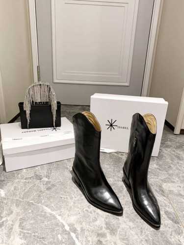 ISABEL MARANT 伊莎贝尔秋冬经典网红爆款长靴 一个用极简风格来陈述一对靴子的牌子必不可少的一款简单靴~诠释百搭的味道，整鞋马油皮制成， 内里:柔软透