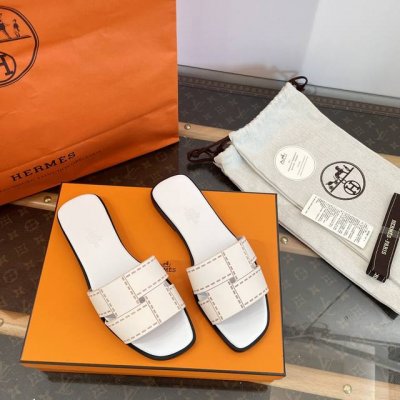 代购级 * 爱马家春夏最新款拖鞋 大厂顶级代购品质 代购品质～出入无压力～春夏最新款～干净简约大气～超级洋气～舒适感真的天花板级别～软乎乎的脚感～走再久不觉得累