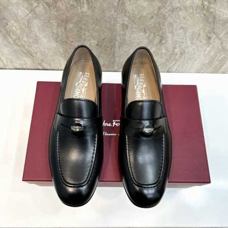 原版真皮大底 品牌：Ferragamo 菲拉格慕 标准码：男码39–44 38 45定做 等级：官网同款 顶级原单 材料：原版顶级牛皮 胎牛皮内里 原版真皮大底 - 点击图像关闭